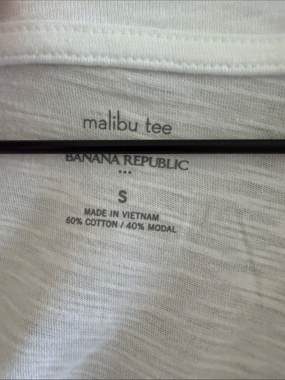 Basic White V-Neck Tee - Picture 4 of 6